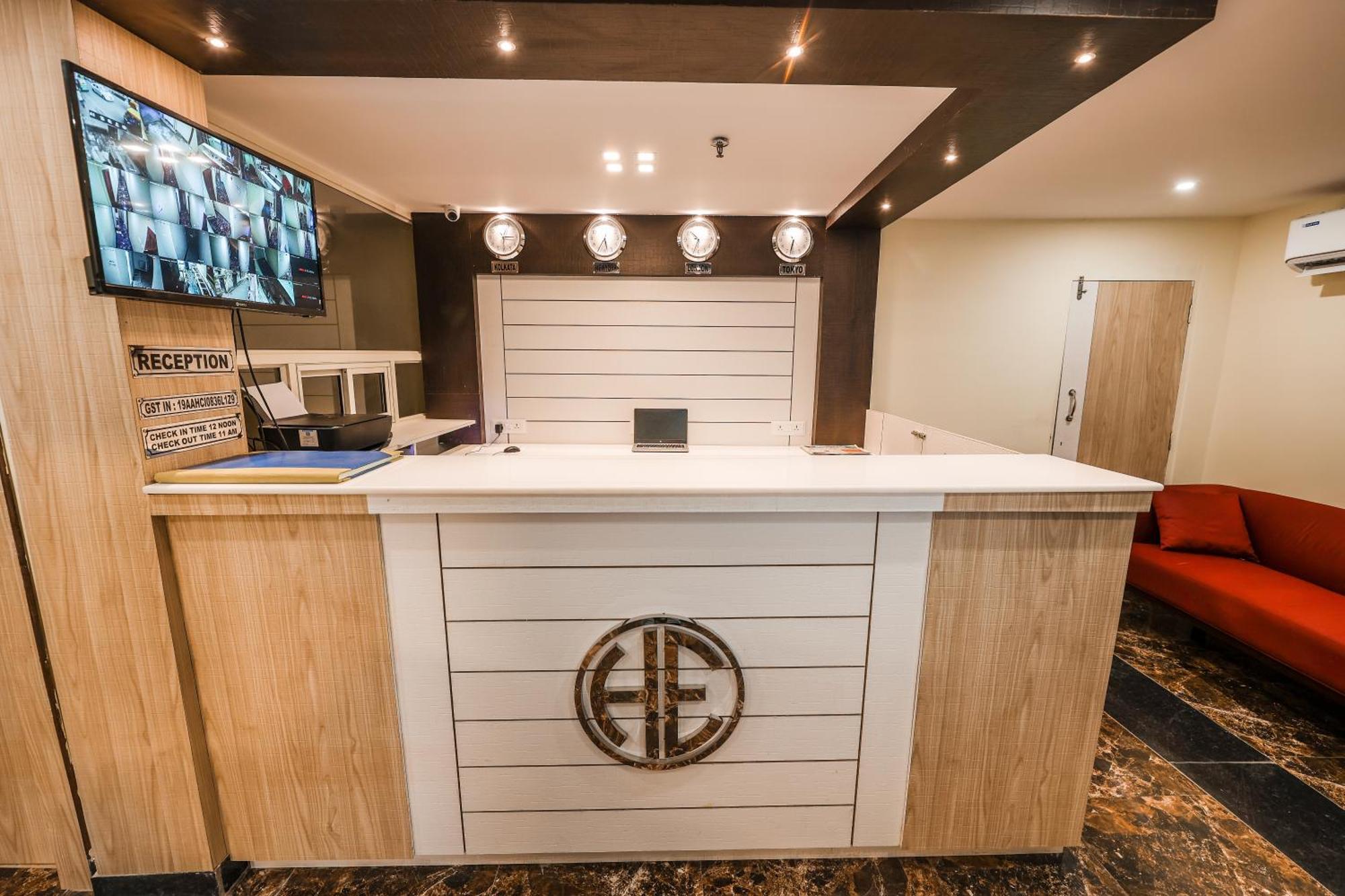 Hotel Holiday Express Колката Екстериор снимка