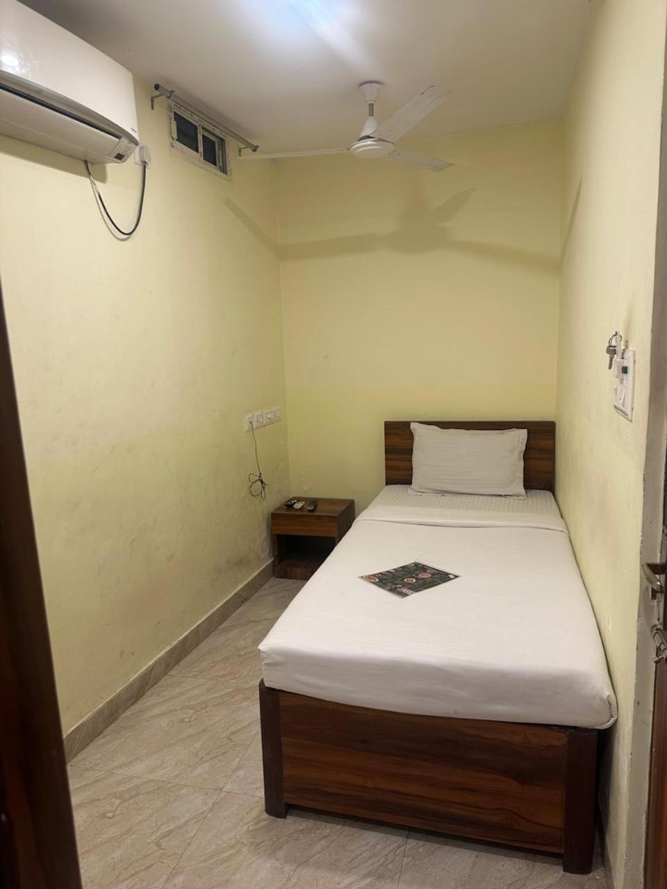 Hotel Holiday Express Колката Екстериор снимка